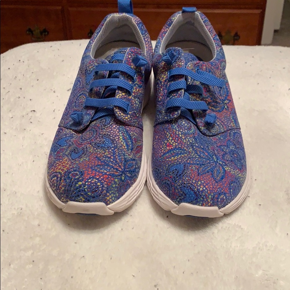 Nurse mates shoes slip resistant worn once